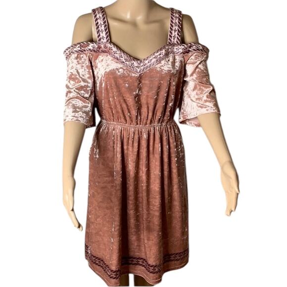NEW Lucky Brand Pink Crushed Velvet Embroidery Cold Shoulder Pockets Dress Small - Picture 1 of 12